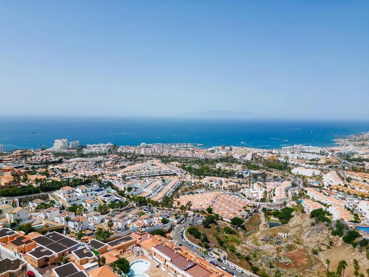 Sunset White Villa - Ocean View, Jakuzzi, Heated Pool, Air-Conditioning, Grill Playa de las Américas 0*,  España